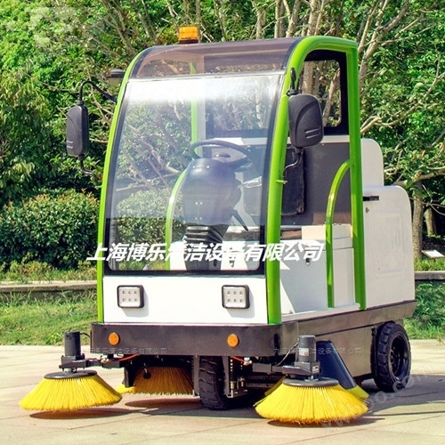 物业保洁用驾驶式扫地车
