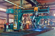 菲达环保智能焊接机器人“上岗”了